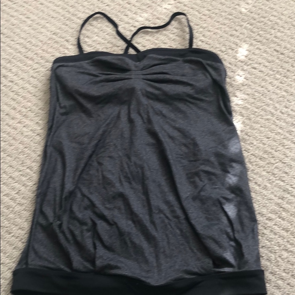 Lululemon top size 6